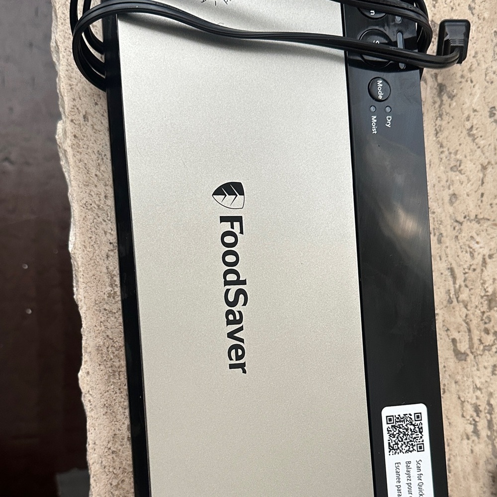 FoodSaver Vacuum Sealer in Black and Silver